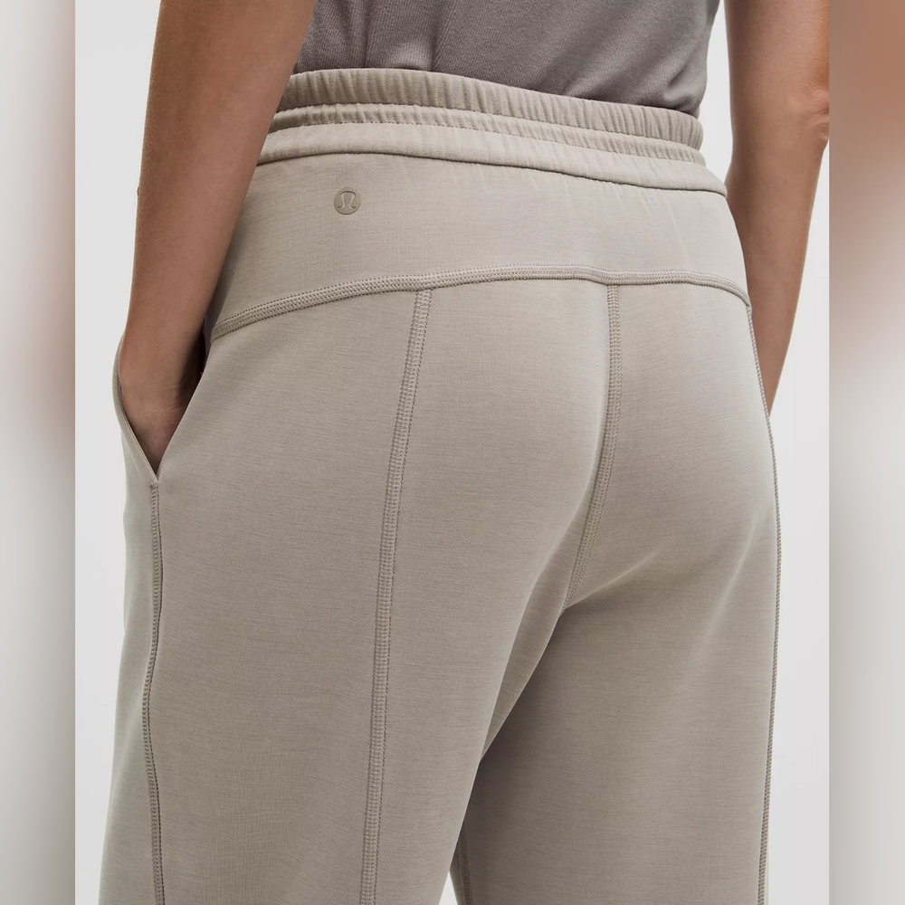 Lululemon Softstreme High-Rise Pant 31" Warm Ash Grey Size 10 - Picture 6 of 7